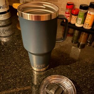 YETI Rambler Travel Mug - like New